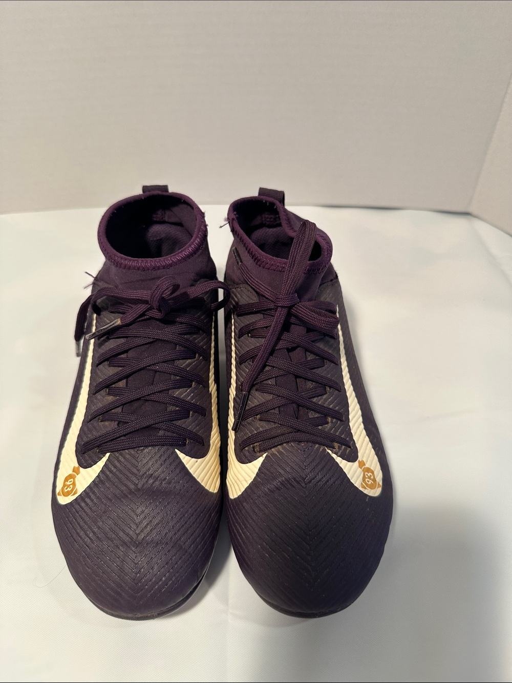Nike Kids Purple Soccer Cleats with White Swoosh size 5Y - Picture 3 of 11